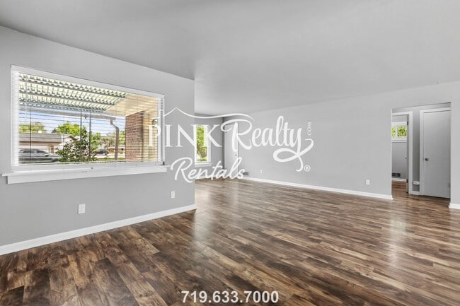 Building Photo - 2112 Templeton Gap Rd