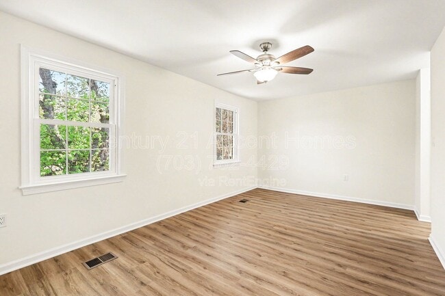 Building Photo - 7245 Reservoir Rd