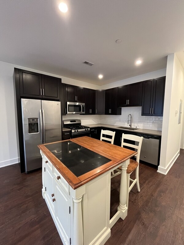 Building Photo - 1219 N 5th St