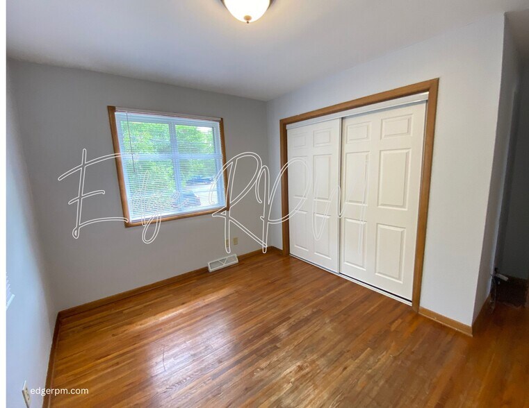 Building Photo - 610 E Seerley Blvd
