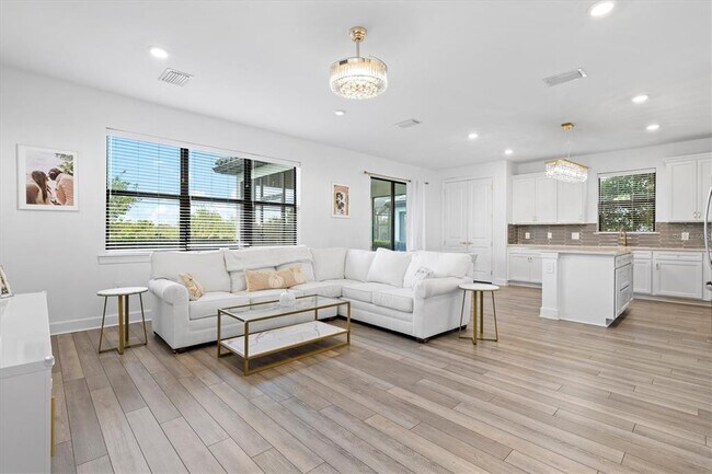 Building Photo - 16235 Pine Mist Dr