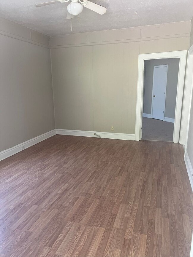 Building Photo - 3 bedroom House in Huntington, WV $850
