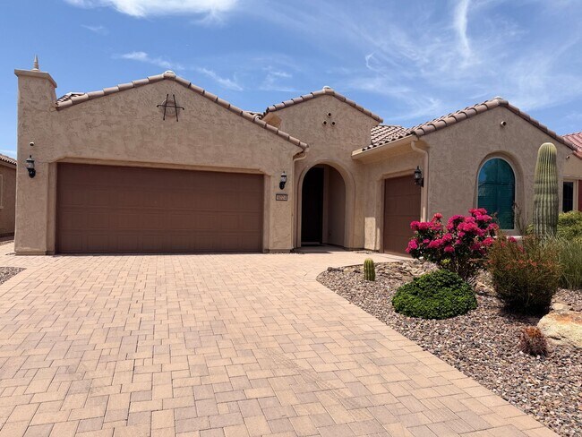Building Photo - 4024 N Cottonwood Dr