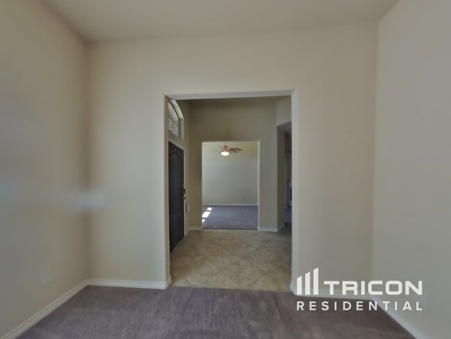 Building Photo - 1617 Grand Ct
