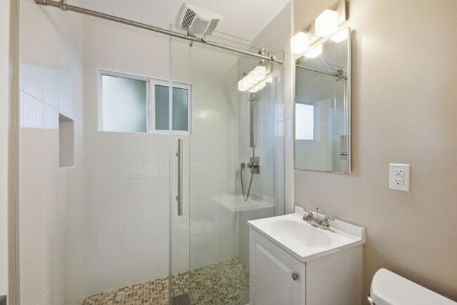 Building Photo - 2312 Wooster Ave