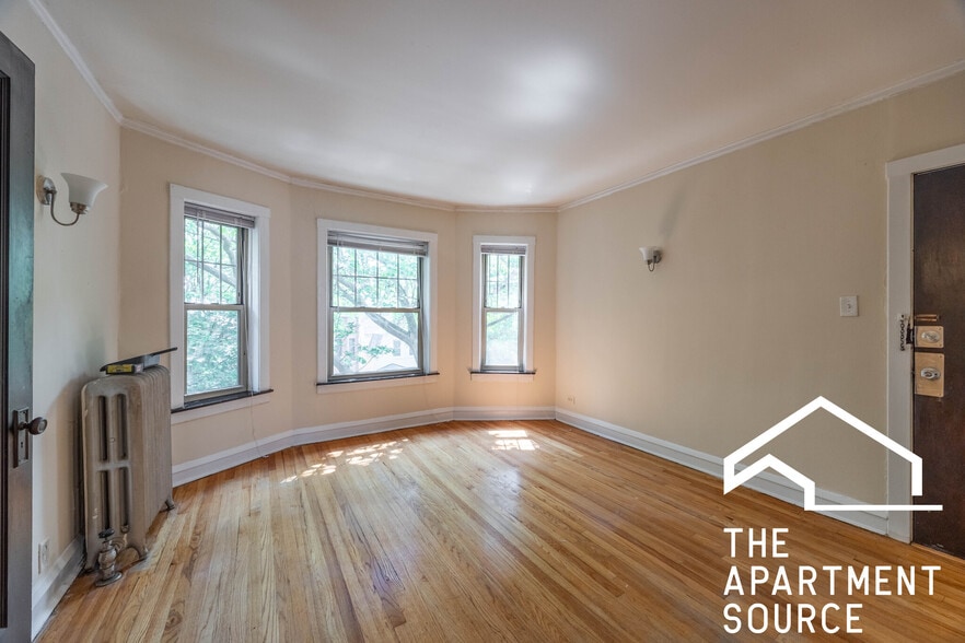 Building Photo - 4901 N Hoyne Ave