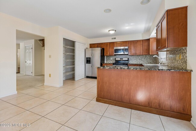 Building Photo - 157 Northampton Dr