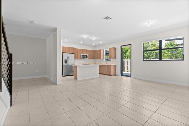 Building Photo - 8058 NW 105th Ct