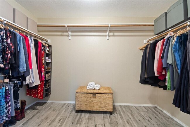 Building Photo - 16708 Chamonix Terrace