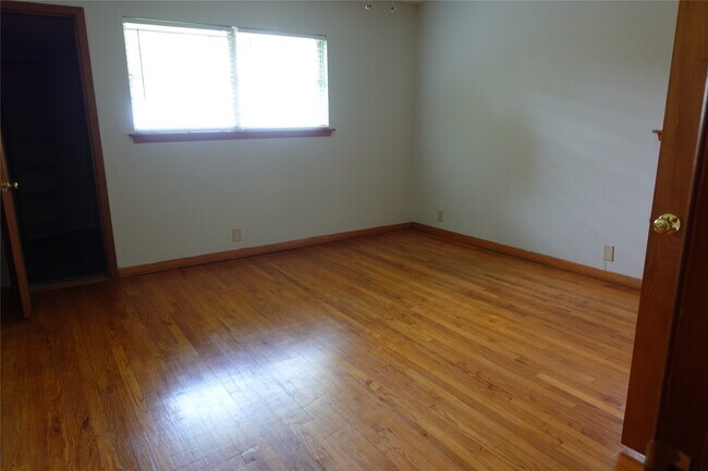 Building Photo - 918 Lehman St