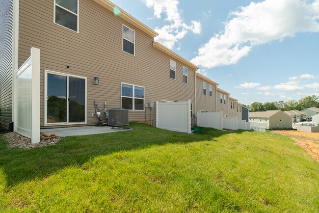 Building Photo - 3473 Tyee Xing Wy