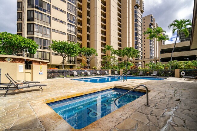 Building Photo - Country Club Plaza#307