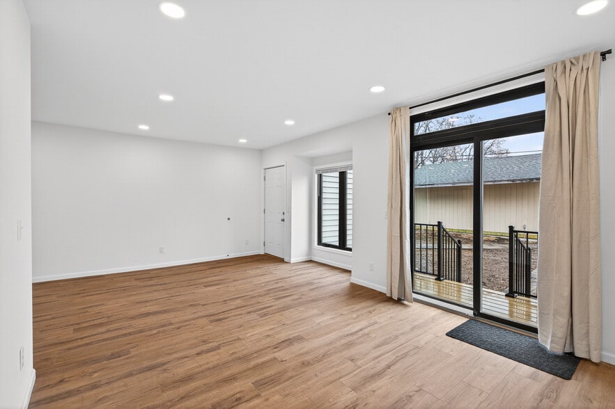 Building Photo - 4437 1st Ave S