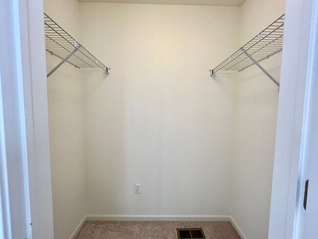 Building Photo - 44744 Gwinnett Loop