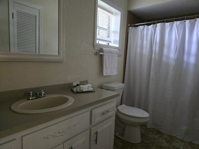 Building Photo - 3071 Simpson Rd