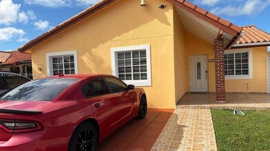 Building Photo - 1530 SW 138th Ave