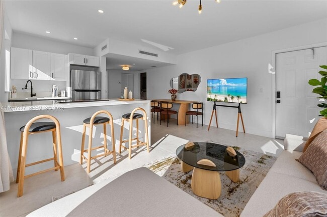 Building Photo - 1144 SW 4th St