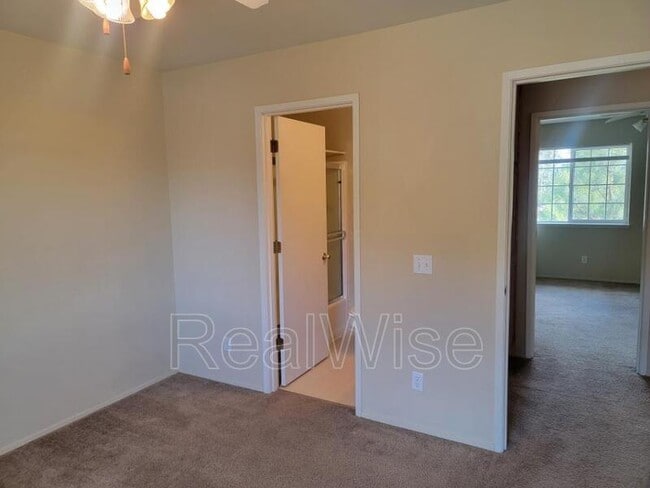 Building Photo - 2080 NE Chanel Ct