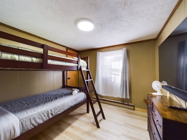 Building Photo - 206 Orono Dr
