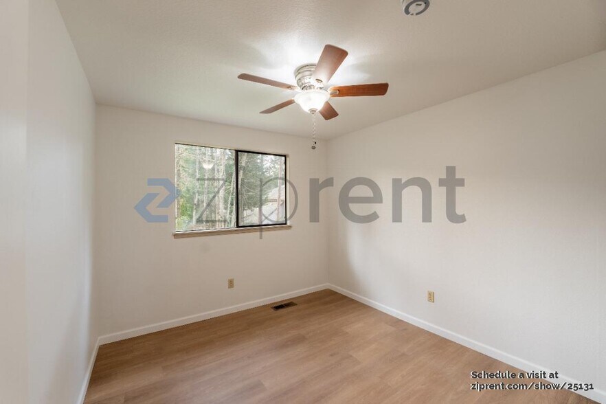 Building Photo - 10617 181st Ave NE
