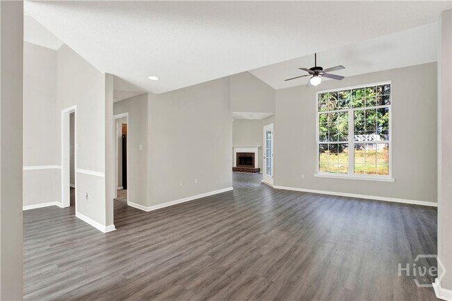 Building Photo - 387 Shady Hill Cir