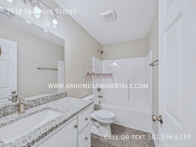 Building Photo - 2518 Franklin St