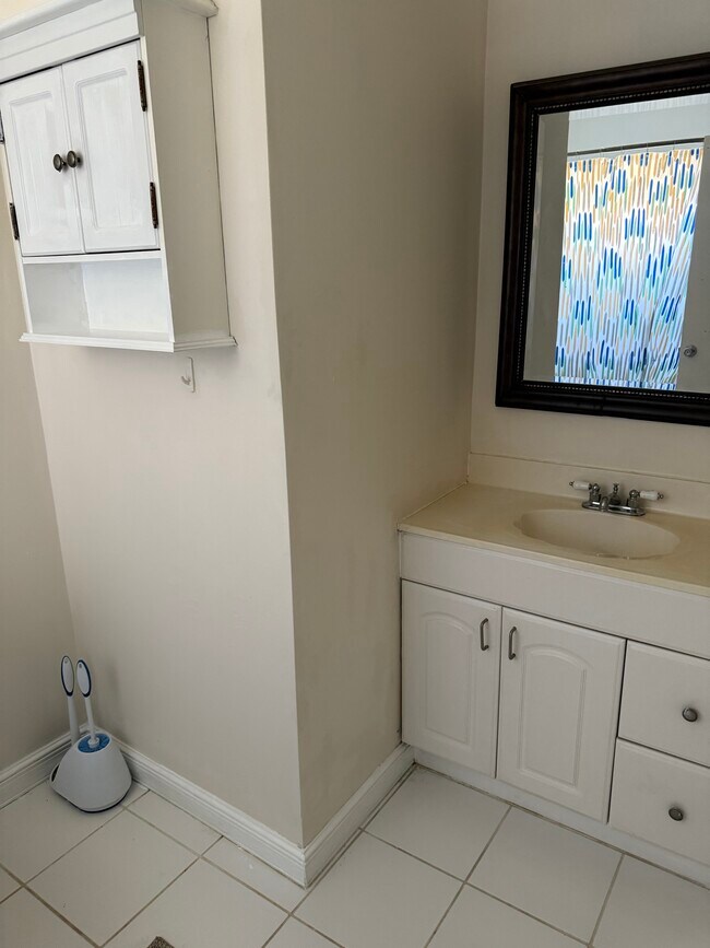 Building Photo - 10859 Wilderness Ct