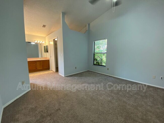 Building Photo - 277 Lakebreeze Cir