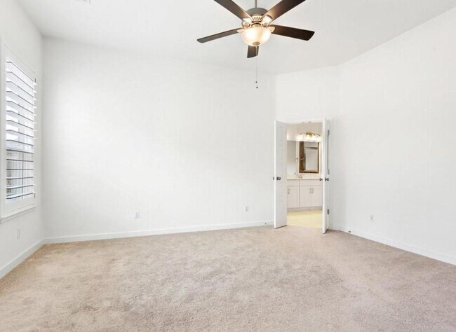 Building Photo - 121 San Domenico Cv