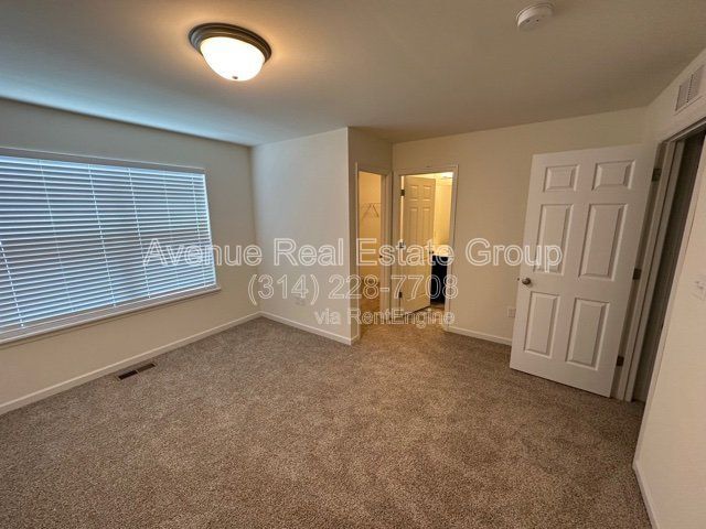 Building Photo - 5585 Walden Ridge Dr