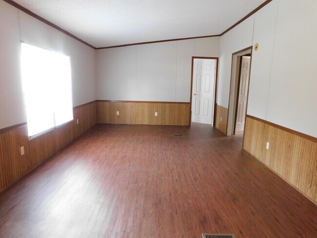 Building Photo - 482 Kelly Springs Rd