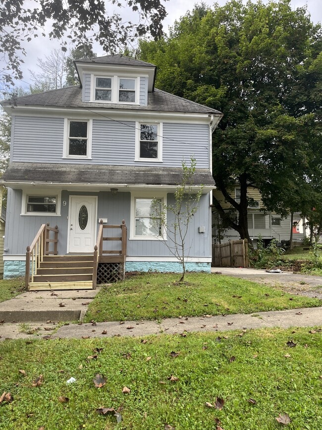 Building Photo - 9 Cowing St