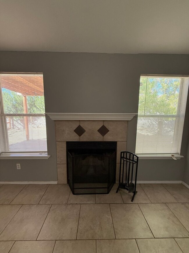 Building Photo - 4 Bedroom Home in Sonoma Ranch