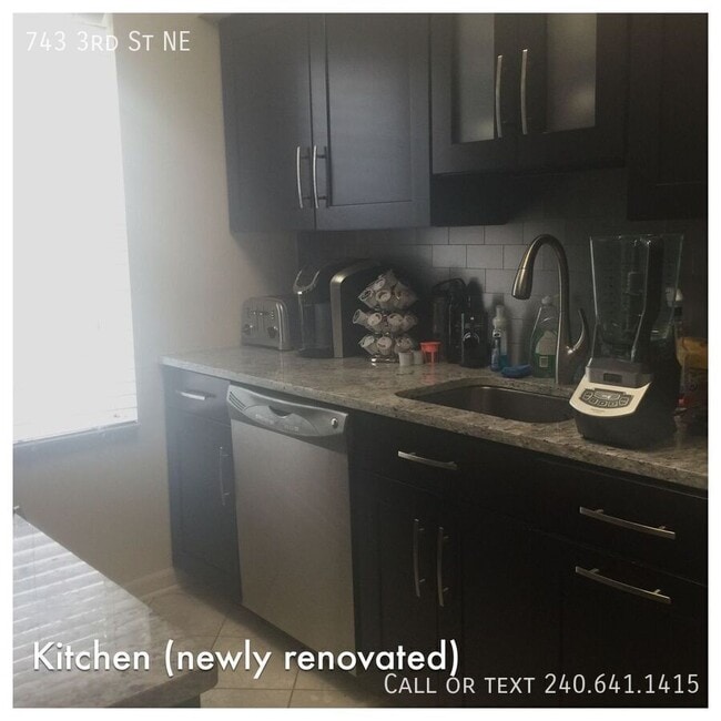 Building Photo - 743 3rd St NE