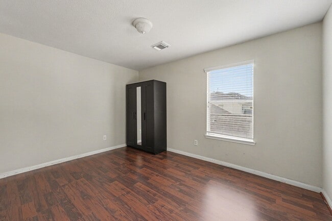 Building Photo - 9507 Tolken Way