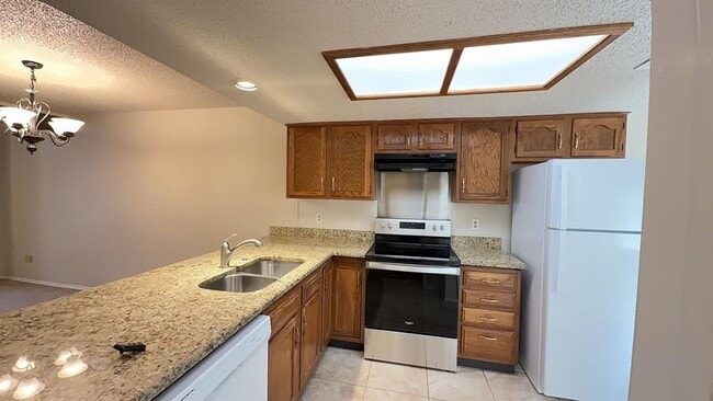 Building Photo - 7205 Waldon Dr