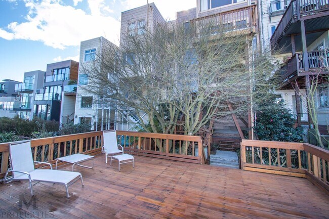 Building Photo - Eureka Valley/Castro 4 Bed + Bonus Room, 3 Bath, 2 Car Garage, City & Valley Views