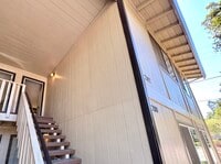 Building Photo - Beautiful Updated 2 Bedroom 1 Bathroom in Auburn