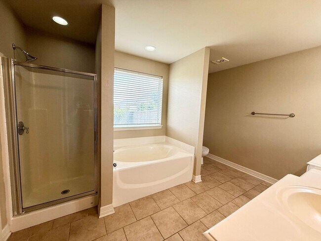 Building Photo - 8340 Stonebridge Way