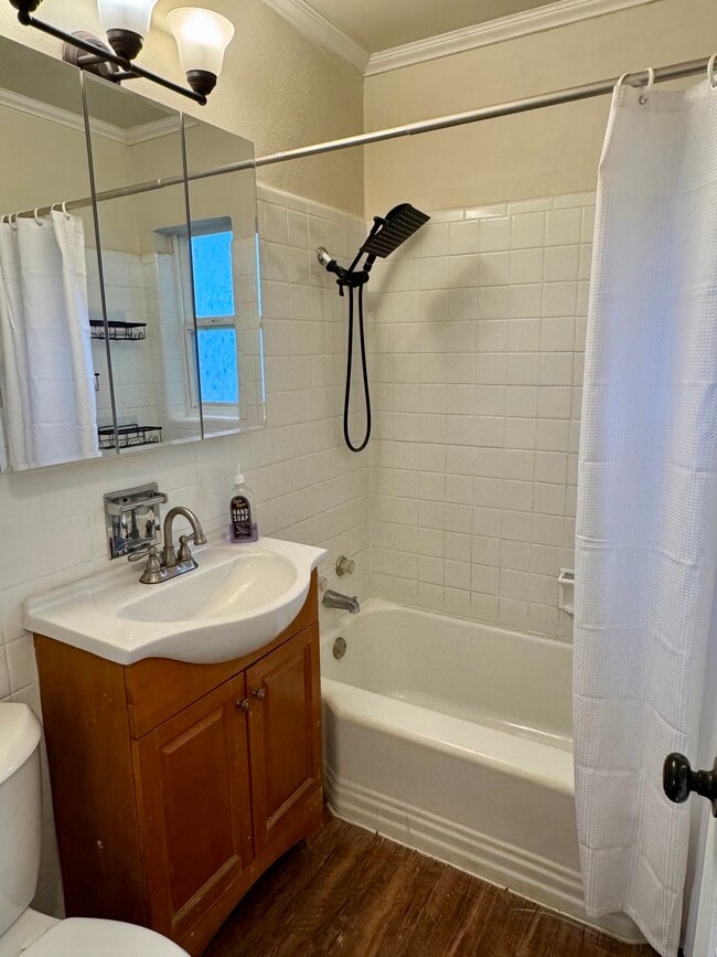 Building Photo - 2212 Sturges Dr