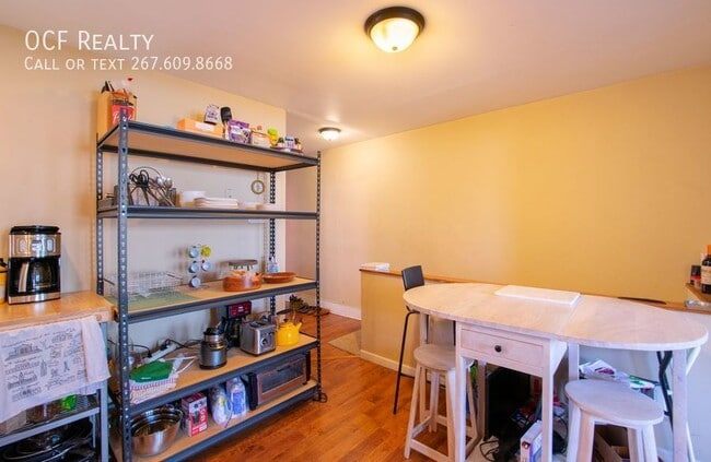 Building Photo - 2205 S 20th St