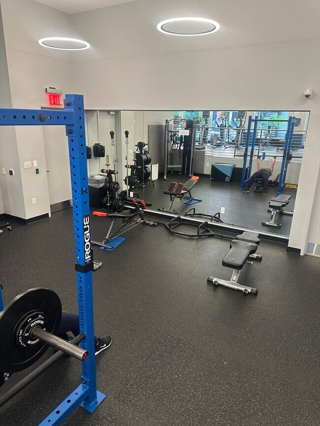 Building Photo - 1 Bedroom 1 Bath Condo Near Capitol Hill