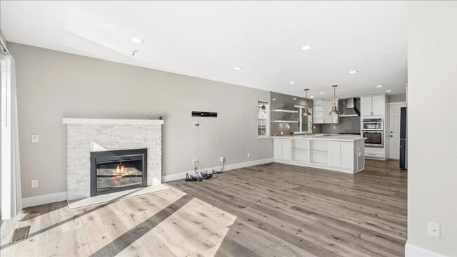 Building Photo - 1016 Woodglen Dr