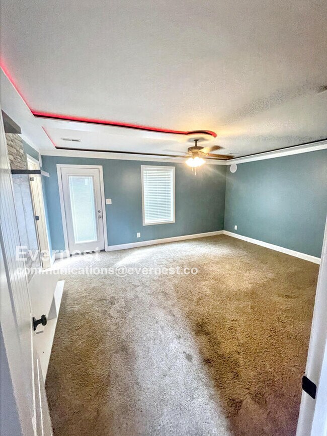 Building Photo - 650 Fox Hound Dr