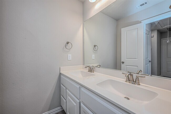 Building Photo - 3435 Millhouse Point Way