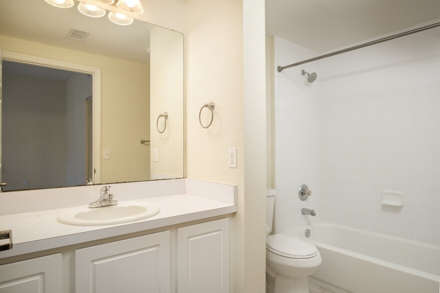 Building Photo - 5133 SW 91 Ct