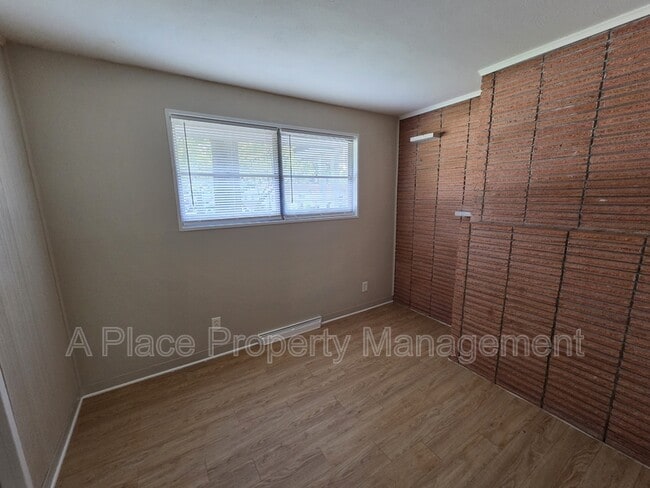 Building Photo - 2321 Noll Dr
