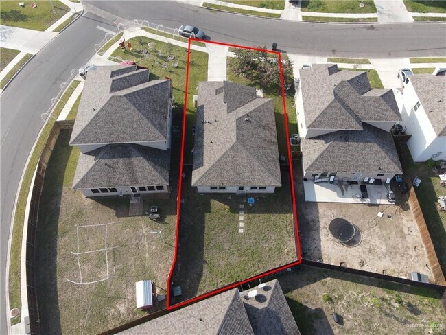 Building Photo - 22 South Dr