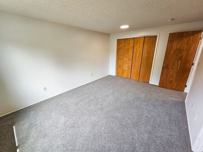 Building Photo - 2177-2183 Nomad Ct SE