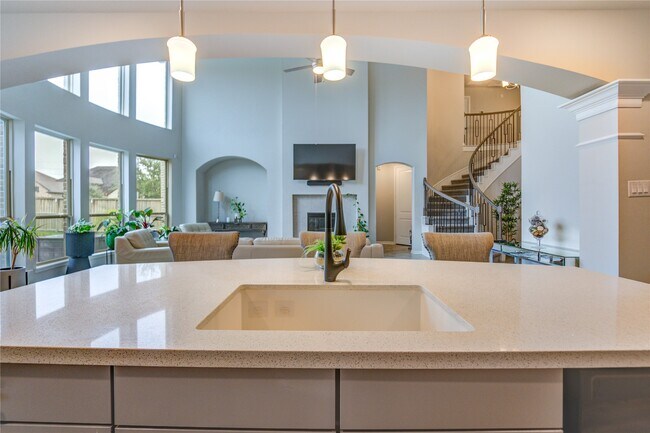 Building Photo - 2727 Camellia Ave